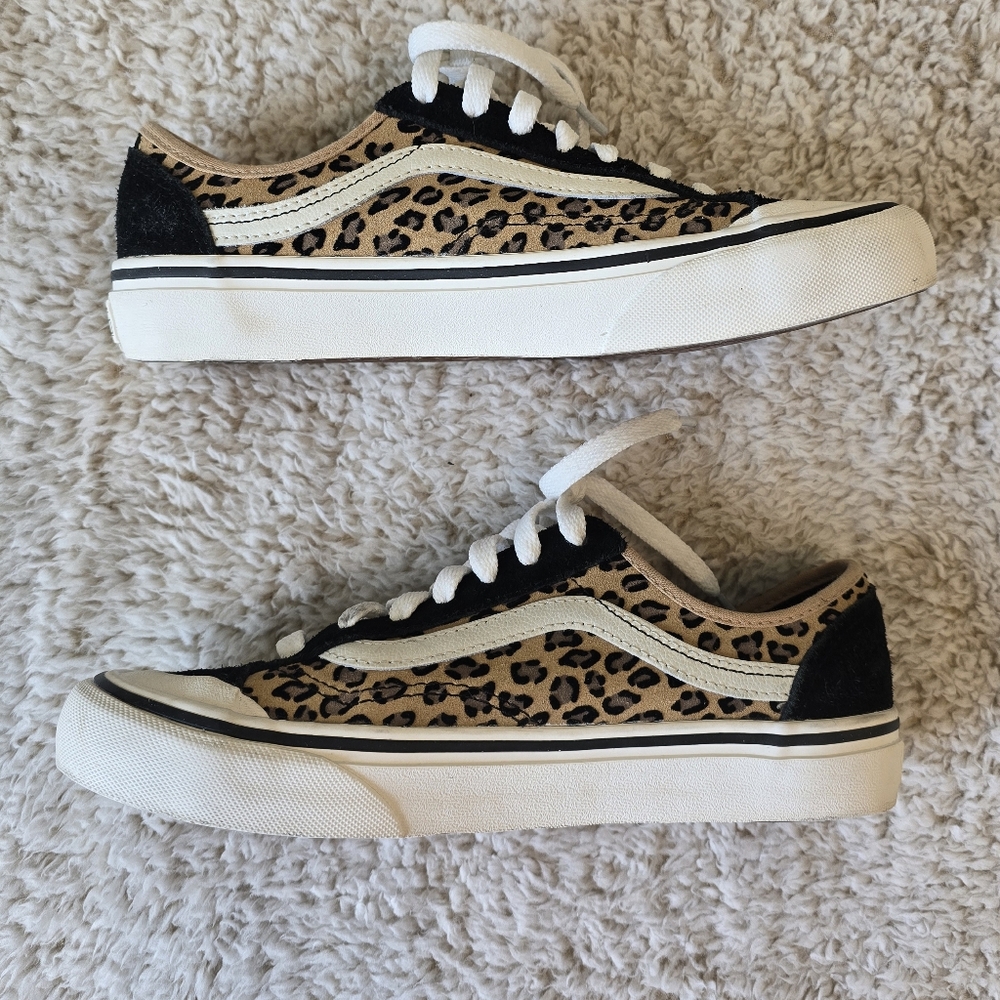 Leopard Vans